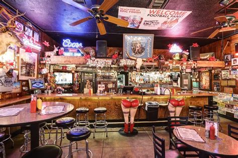 Country bar - The 15 best country bars and venues for dancing in and around Chicago include Charlie’s, and the Old Crow Smokehouse but then moving out around the city to outlying towns you’ll find great options like Firewater Saloon, FitzGerald’s, and the Sundance Saloon among others. Also besides your typical …